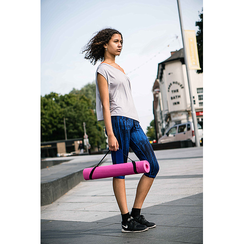 urban_fitness_fitnessmat_183_x_61_x_004_cm_pvc_roze_2_407832_1590928948.jpg